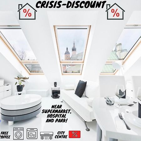 Apartamento Unique Design Loft In Middle Of Centre Of Old Town With Netflix Cracovia Exterior foto