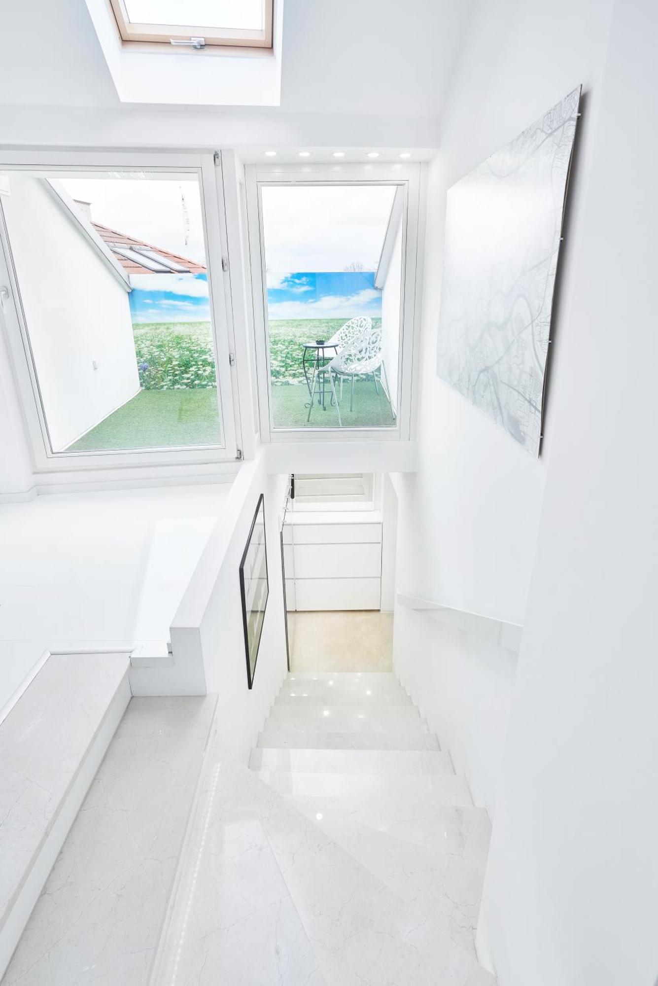 Apartamento Unique Design Loft In Middle Of Centre Of Old Town With Netflix Cracovia Exterior foto